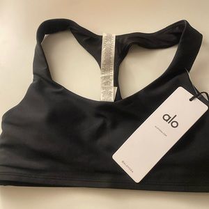 Alo Yoga NWT black airlift advantage racerback bra medium